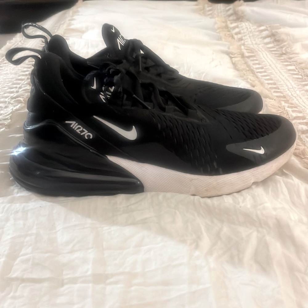 black nike 270s